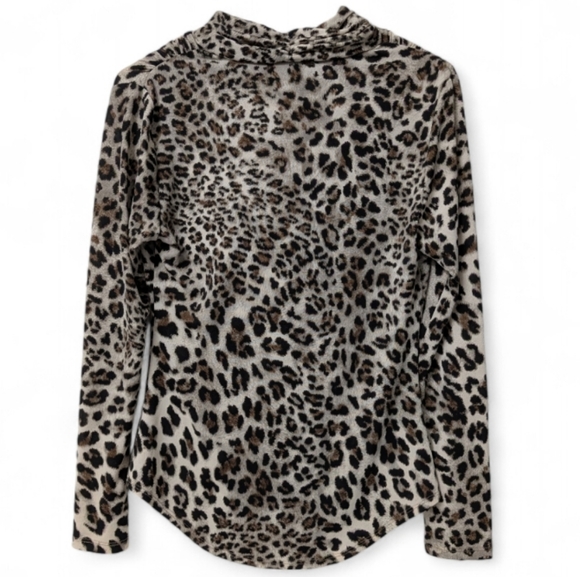 Like New! Karen Kane leopard print draped cowl neck Blouse Top - Picture 4 of 8